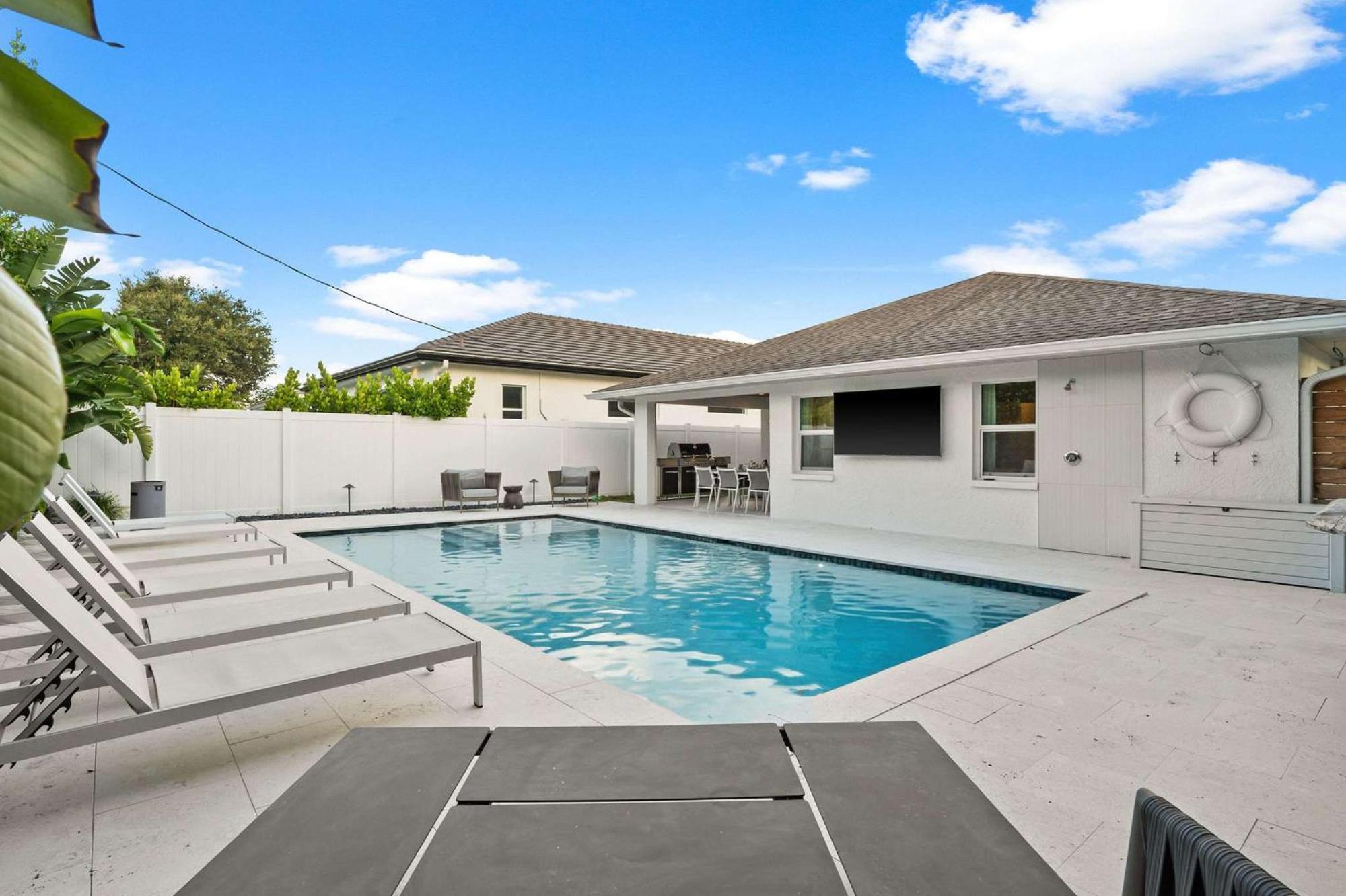 Private Pool Outdoor Oasis Newly Renovated Bbq Villa Naples Exterior photo